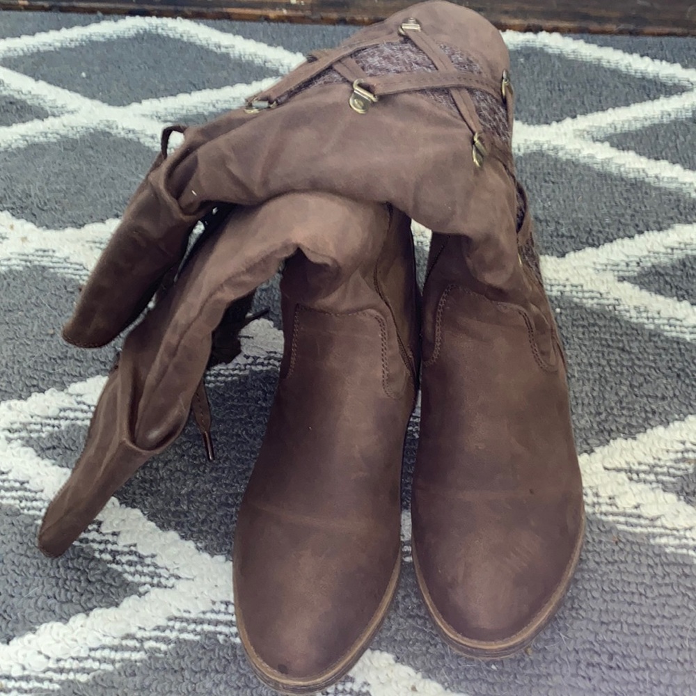 Boots, worn once, and the boots are in good shape.